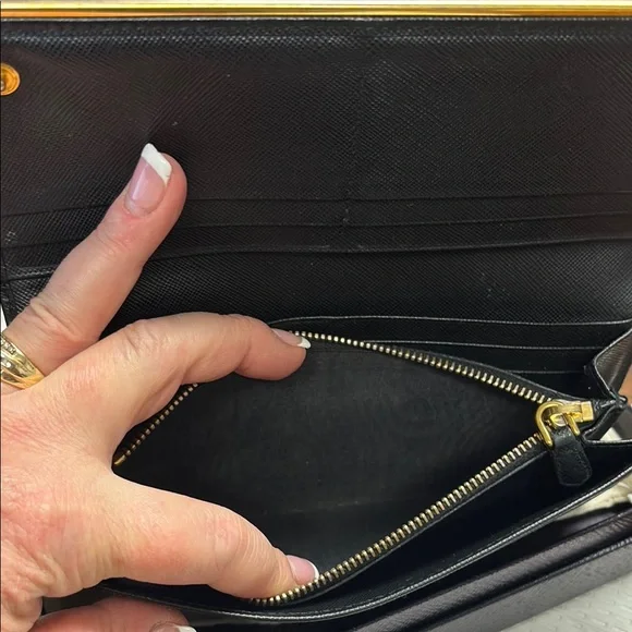 Prada Black Leather Wallet #PRA-212